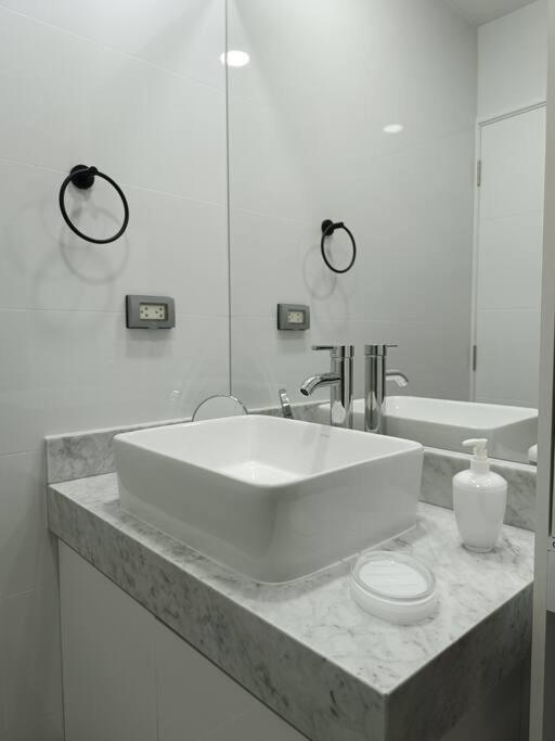 Runawasi Apartments - Killary Miraflores 2Bdr Лима Экстерьер фото